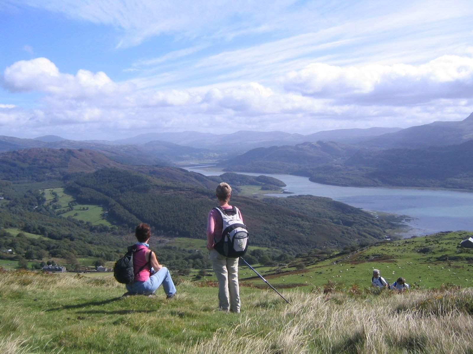 2 women over mawddach