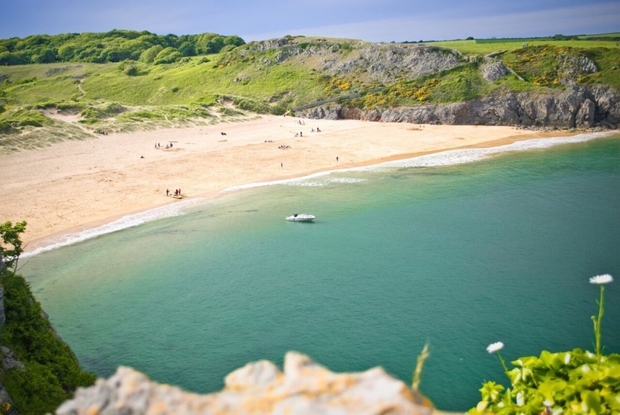 Barfundle-Pembrokeshire-Coast-Path