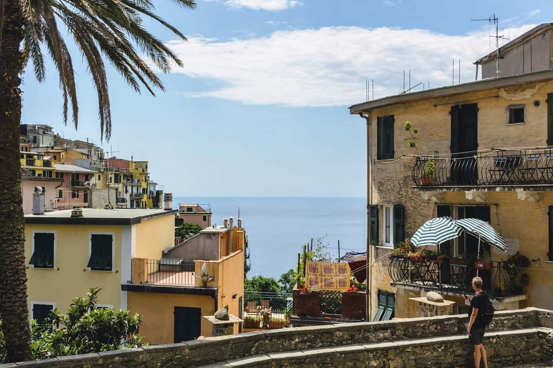 Walking_in_Riomaggiore_Cinque Terre