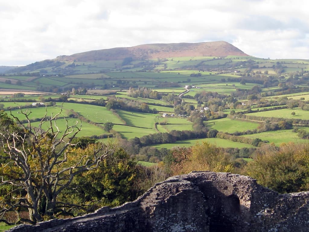 Three castles walking holiday in Wales